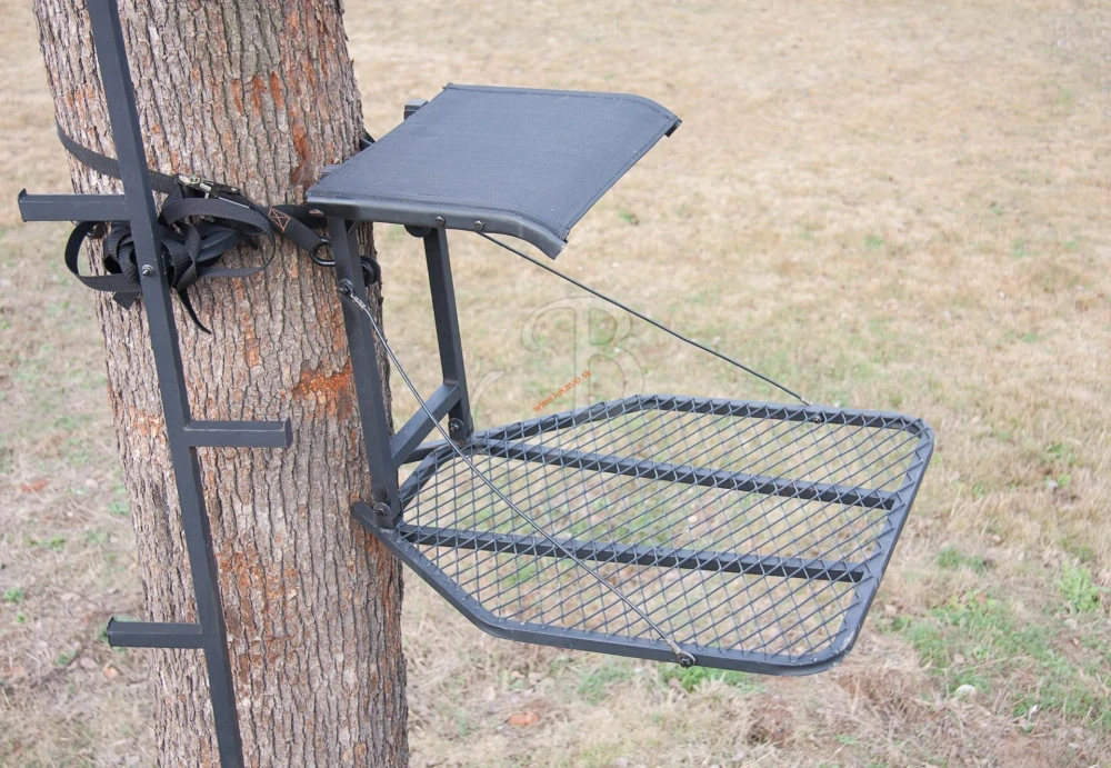 Posed (treestand) 39HUNTER Alpha