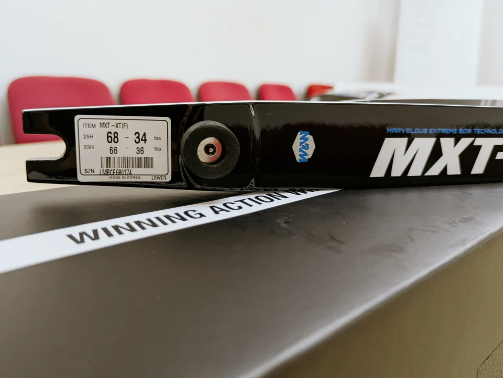 Kompletný luk WiaWis Meta LX s ramenami MXT-XT foam 68" 34# - demo